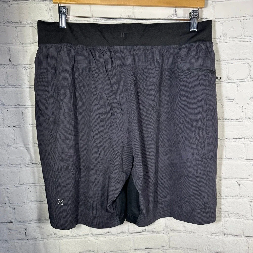 Lululemon Mens XL Grid Pattern Athletic Training Shorts Black Gray 9 Inch Inseam